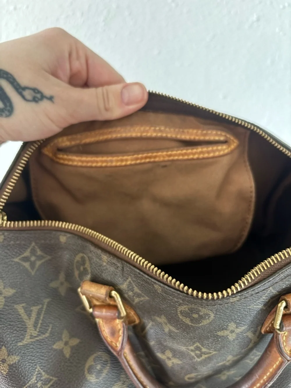 Louis Vuitton Brown Monogram Canvas Handbag with Tan Trim - Picture 6 of 10